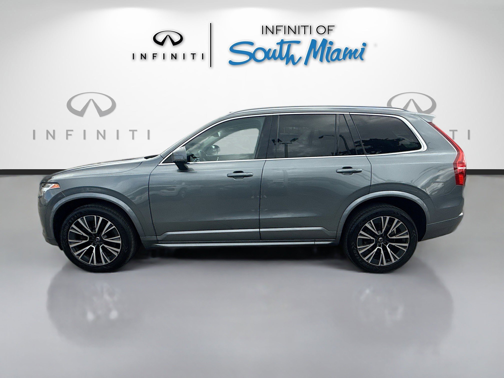 2020 Volvo XC90 Momentum photo 4