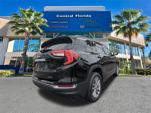 2024 Gmc Terrain SLT photo 2