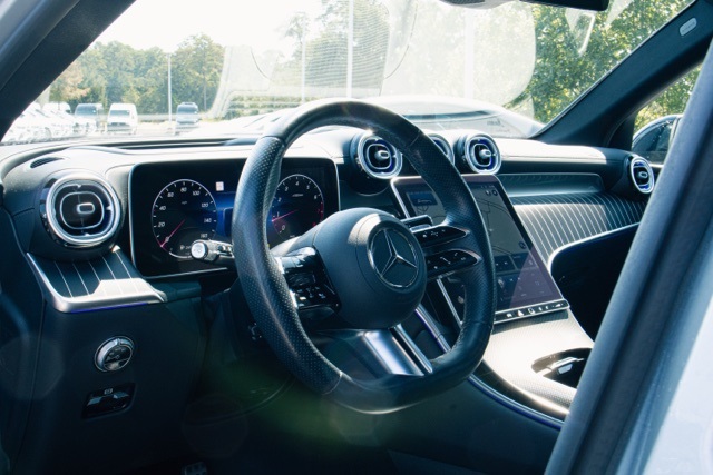 2023 Mercedes Benz GLC 300 4MATIC photo 8