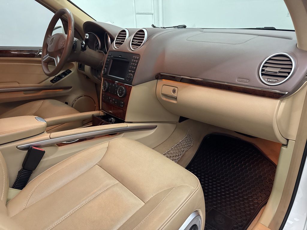 2011 Mercedes Benz GL 350 photo 25