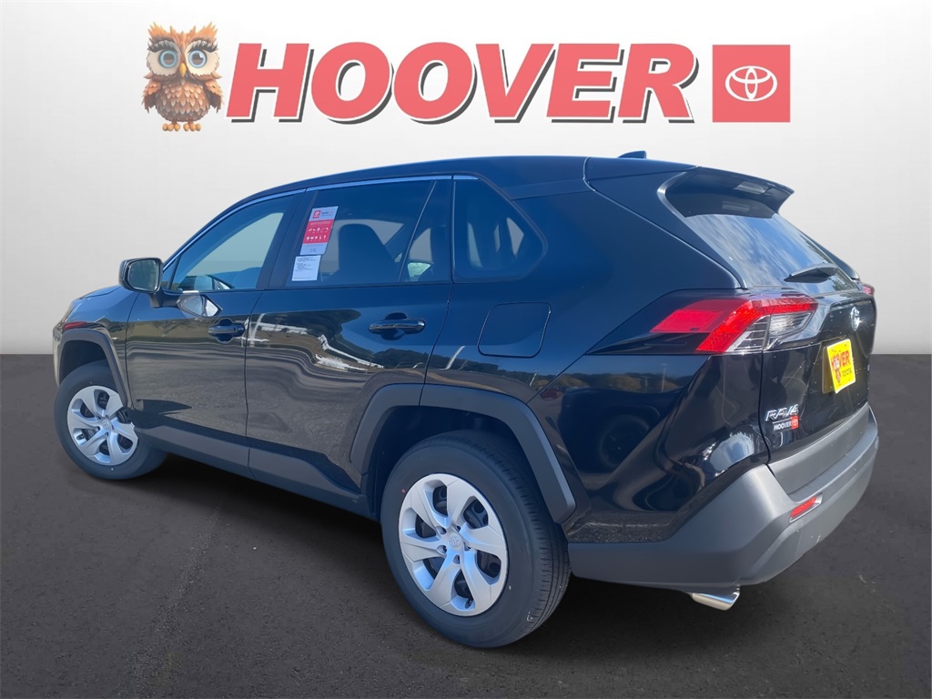 2025 Toyota RAV4 LE photo 4