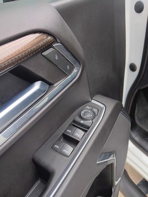 2023 Chevrolet Silverado LT photo 10