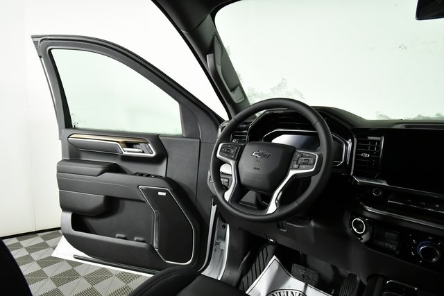 2025 Chevrolet Silverado 1500 RST photo 17