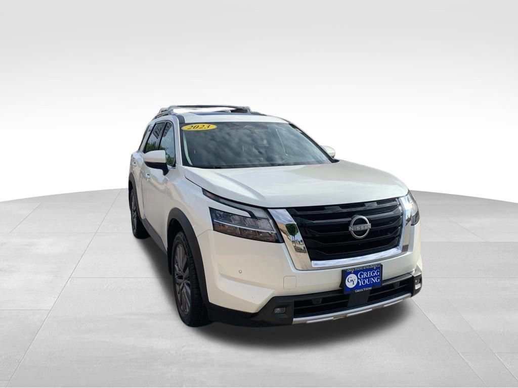 2023 Nissan Pathfinder SL photo 6