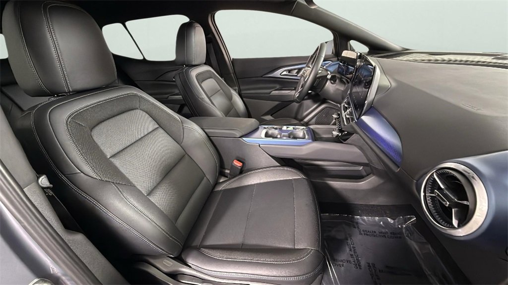 2025 Chevrolet Equinox EV 1LT photo 30