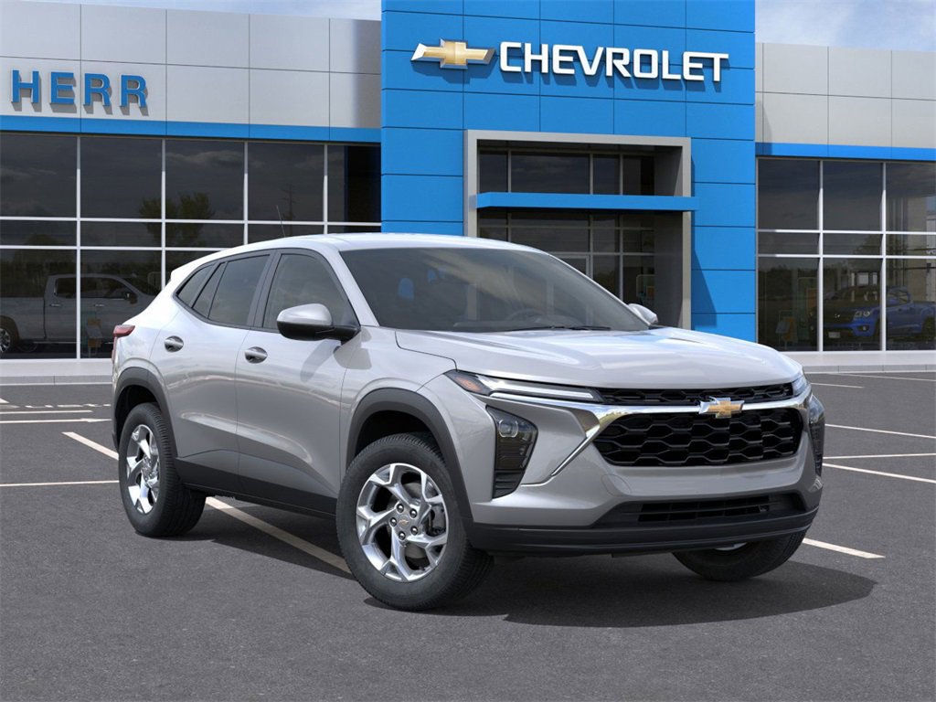 2026 Chevrolet Trax LS photo 3