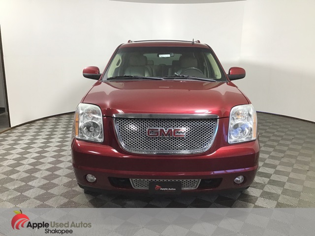 Used 2011 GMC Yukon XL Denali with VIN 1GKS2MEF4BR288227 for sale in Shakopee, Minnesota