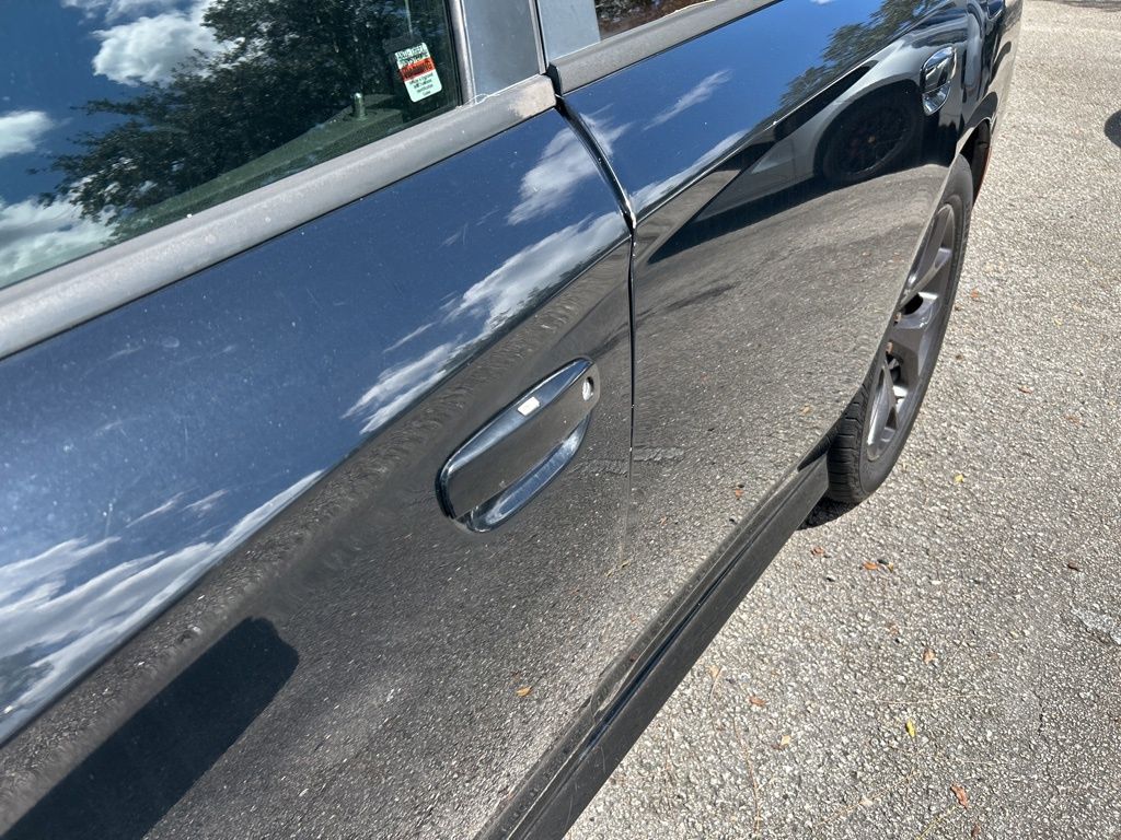 2017 Dodge Charger SE photo 4