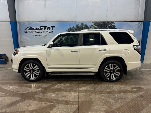 2017 Toyota 4Runner Limited's photo