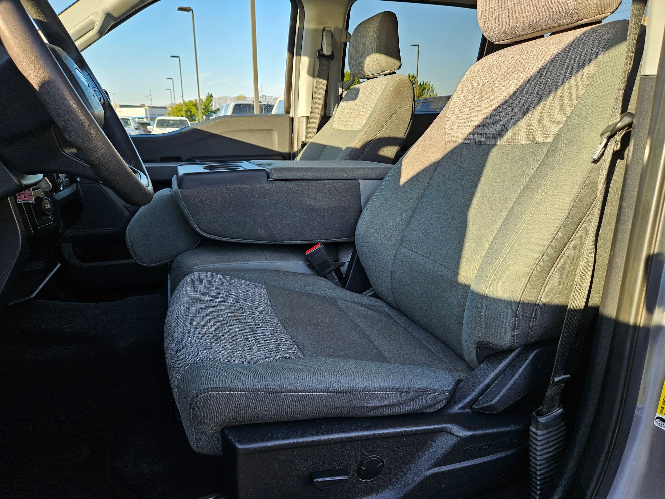 2023 Ford F-150 XLT photo 11