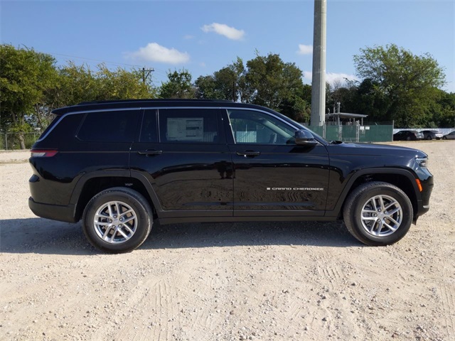 2025 Jeep Grand Cherokee Laredo Altitude photo 9