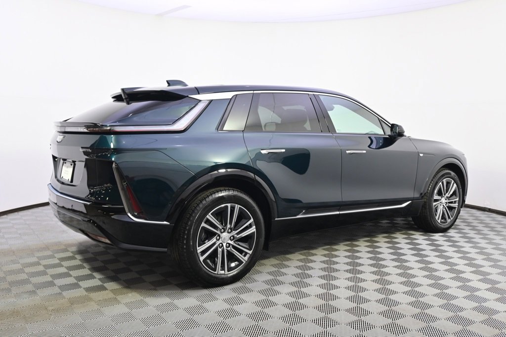 2025 Cadillac Lyriq Luxury photo 6