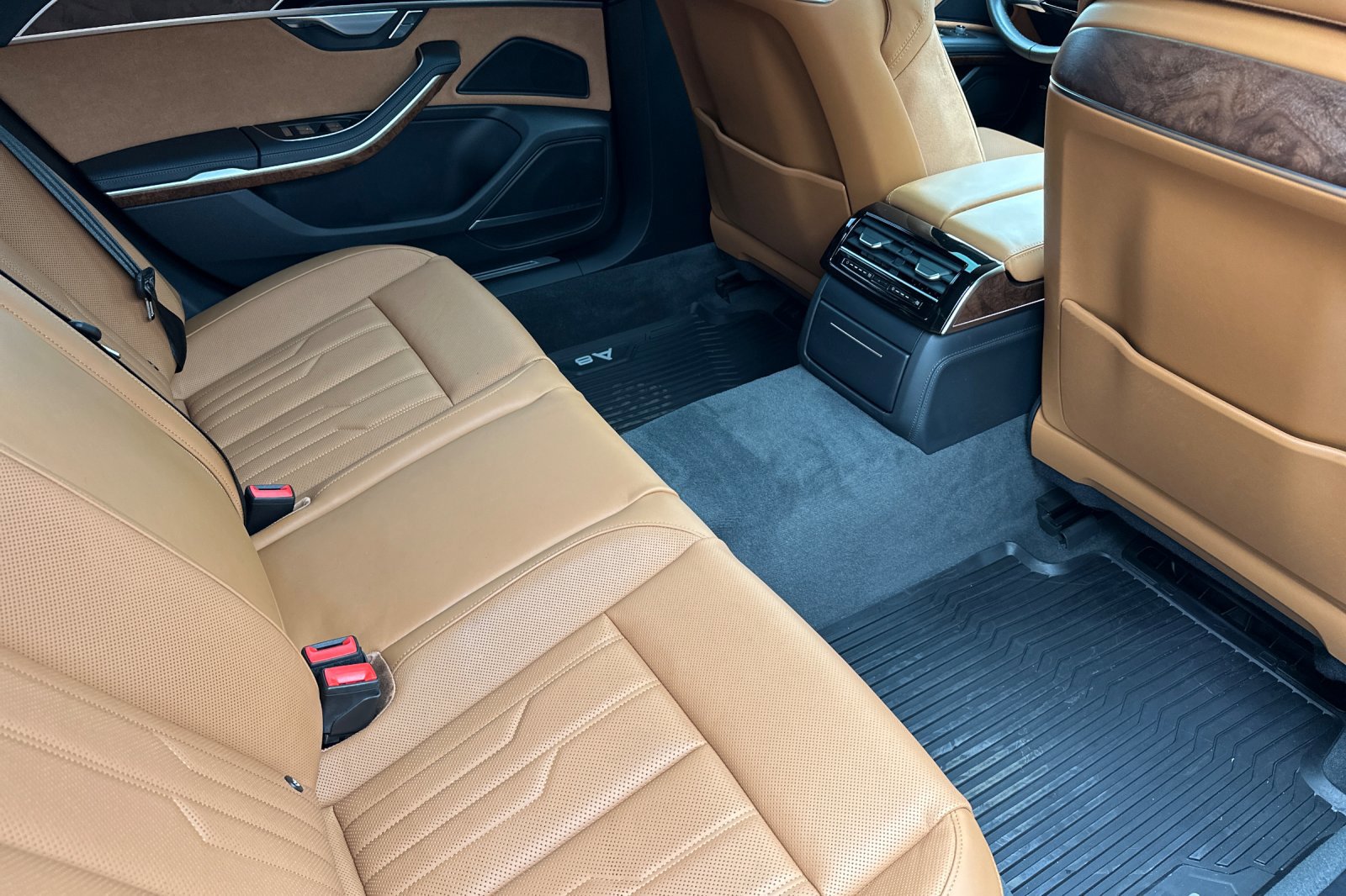 2024 Audi A8 L 55 TFSI Quattro photo 26