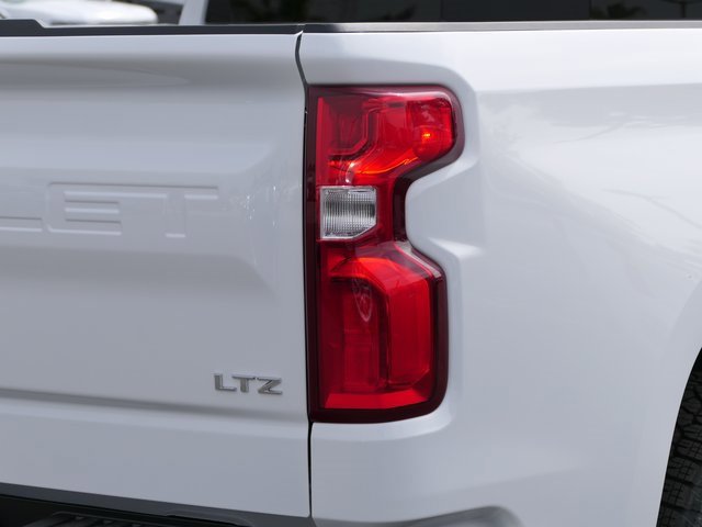 2025 Chevrolet Silverado 1500 LTZ photo 4