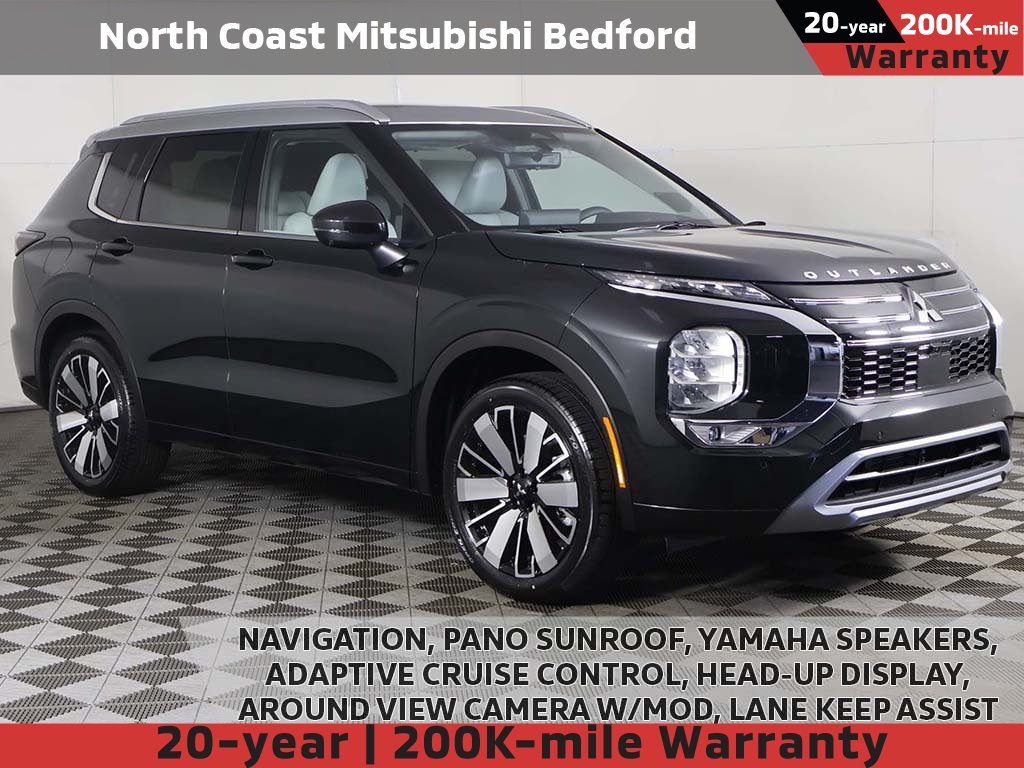 2025 Mitsubishi Outlander SEL Platinum Edition's photo