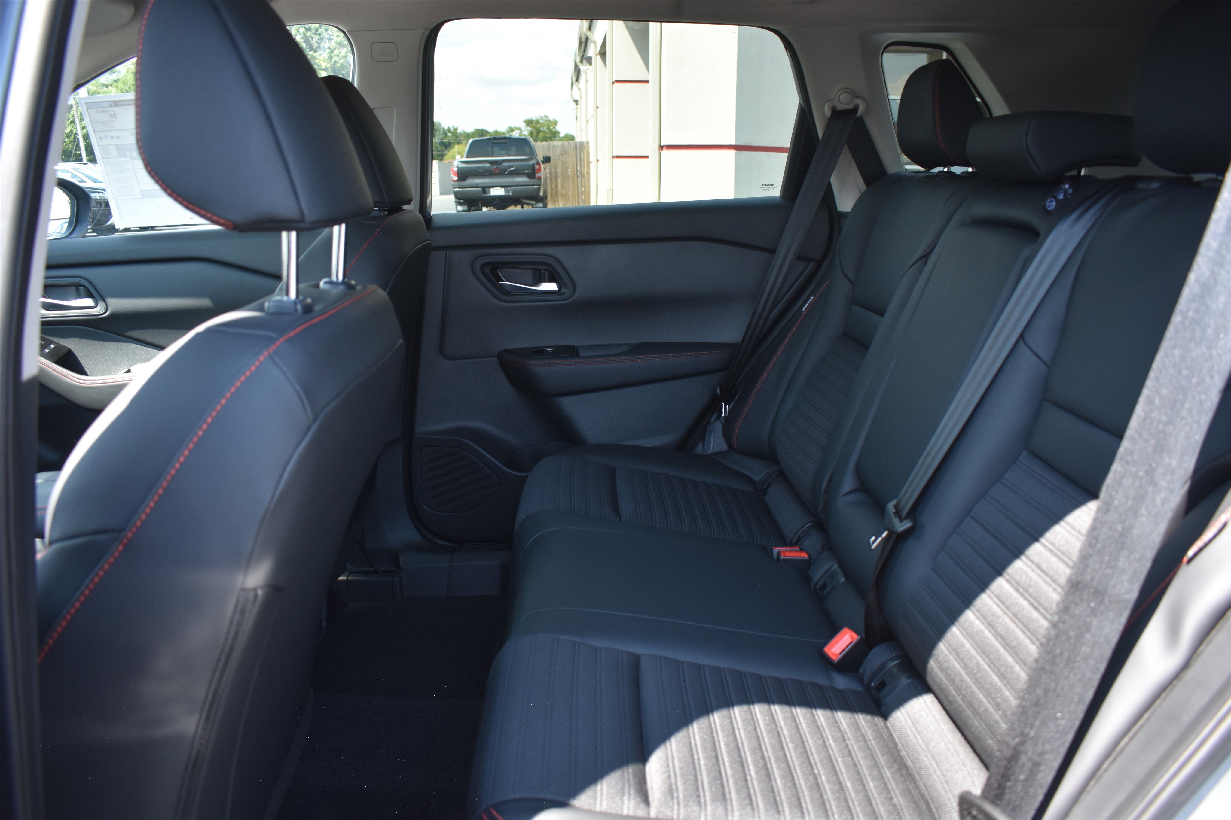 2026 Nissan Rogue SV photo 2