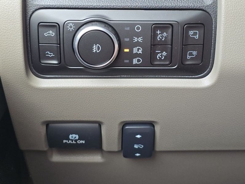 2026 Ford F-250 Platinum photo 13
