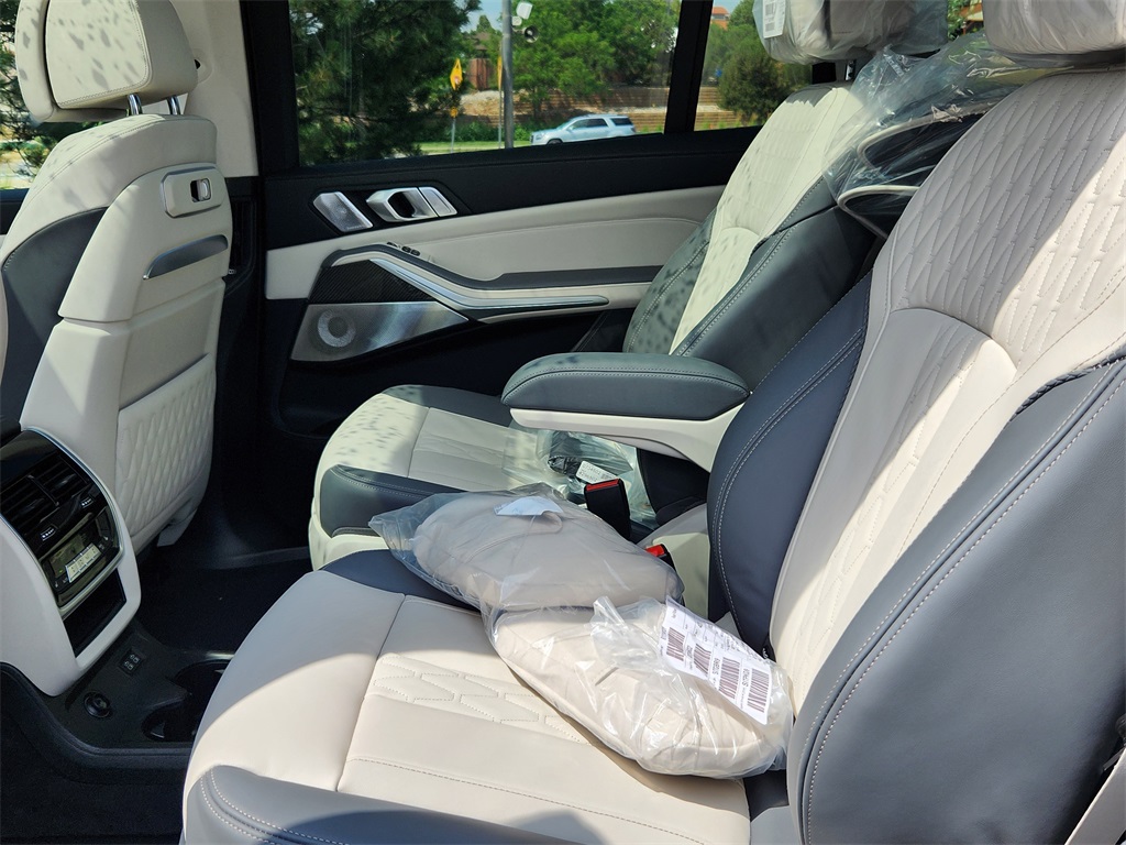 2026 Bmw X7 M60i photo 11