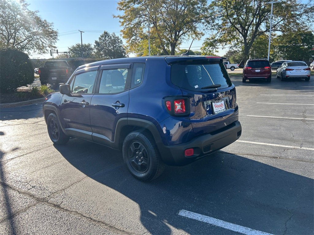 2017 Jeep Renegade Sport photo 5