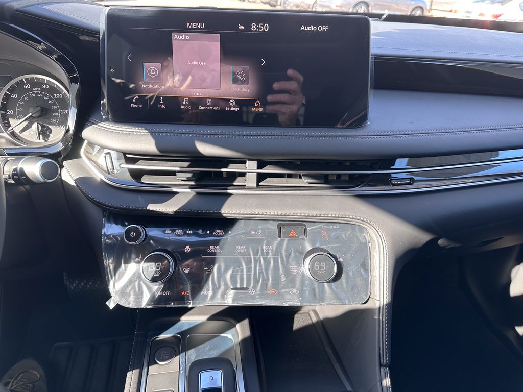 2025 Infiniti QX60 Pure photo 3