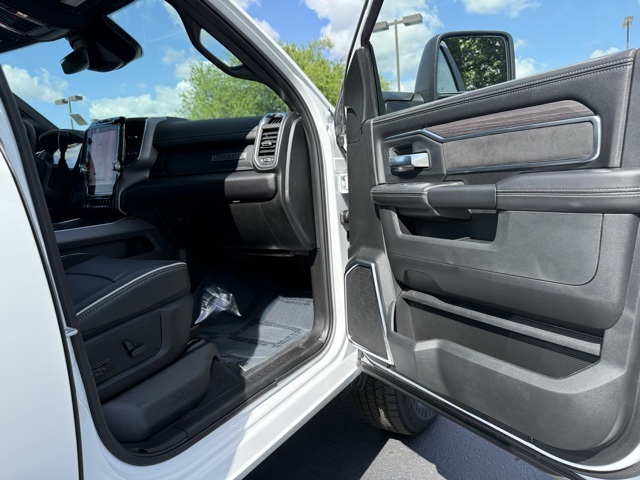 2025 Ram 2500 Laramie photo 9