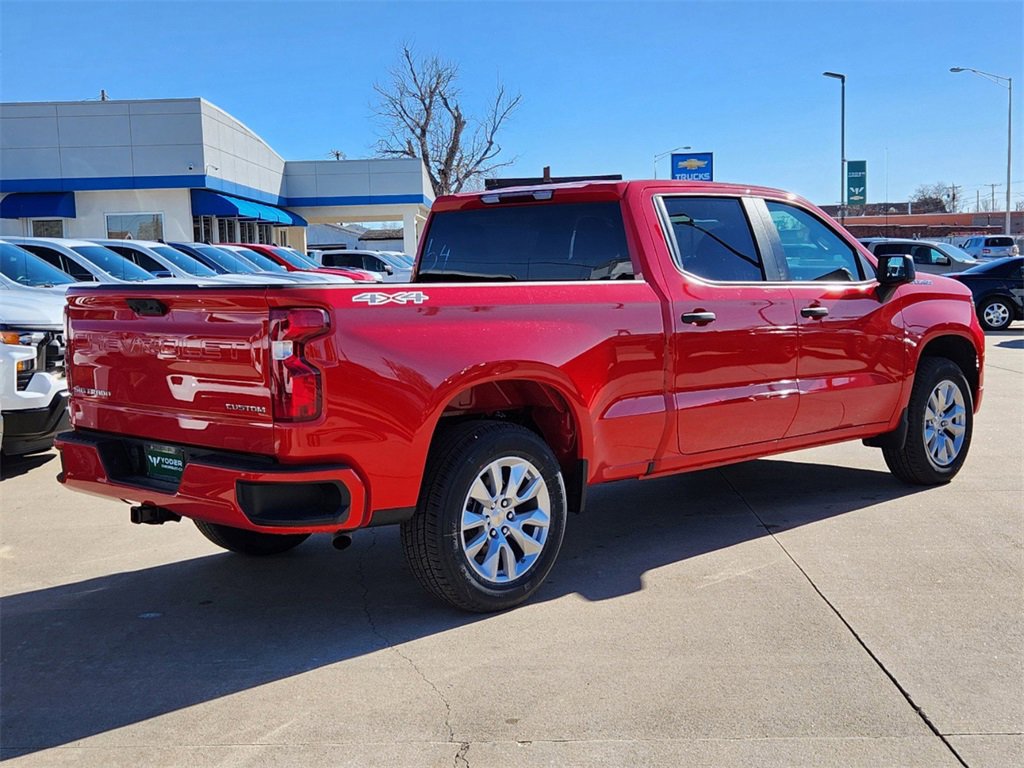 2024 Chevrolet Silverado 1500 Custom photo 5