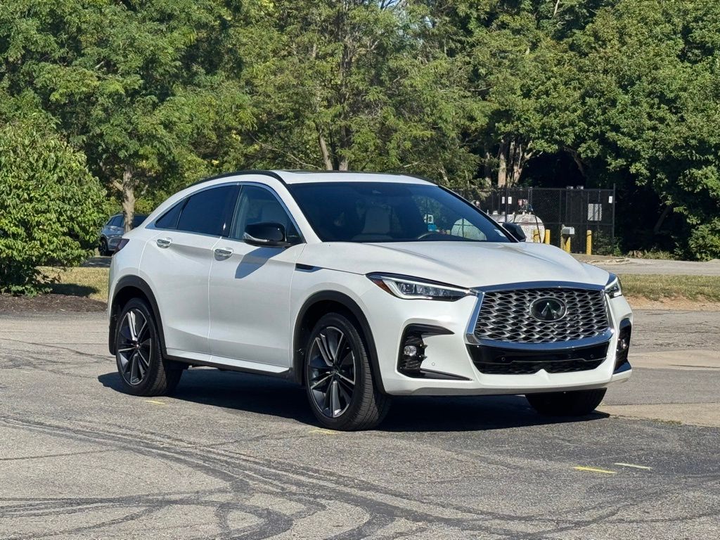 2025 INFINITI QX55 Essential's photo