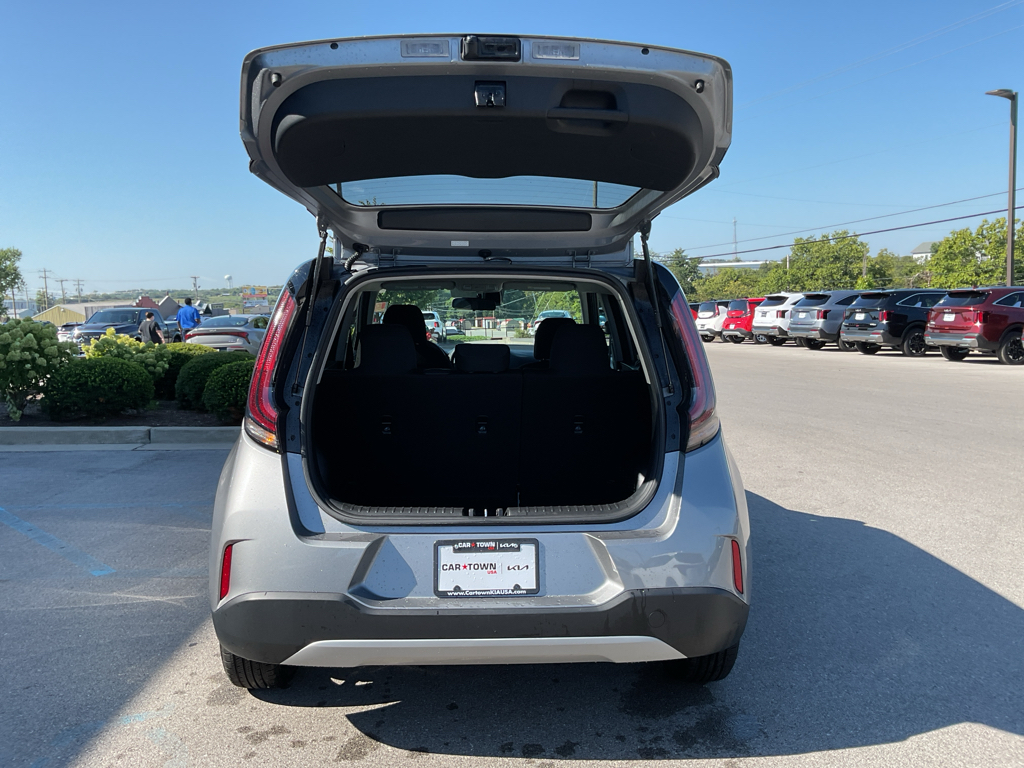 2023 Kia Soul LX photo 11