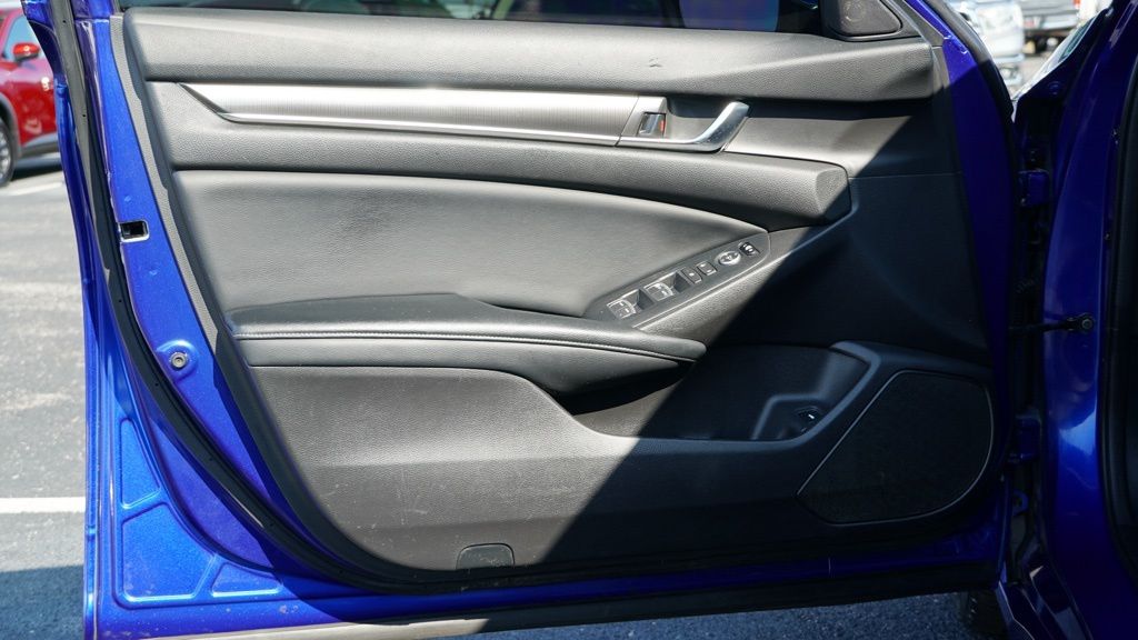 2018 Honda Accord Sport photo 11