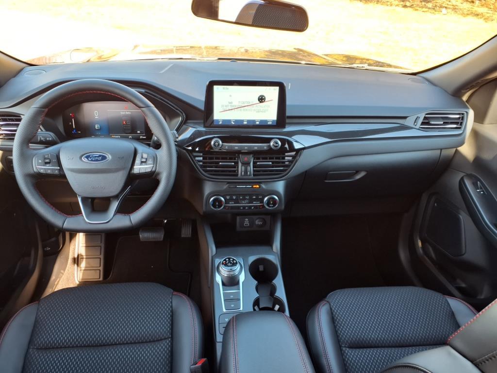 2025 Ford Escape ST-Line photo 12