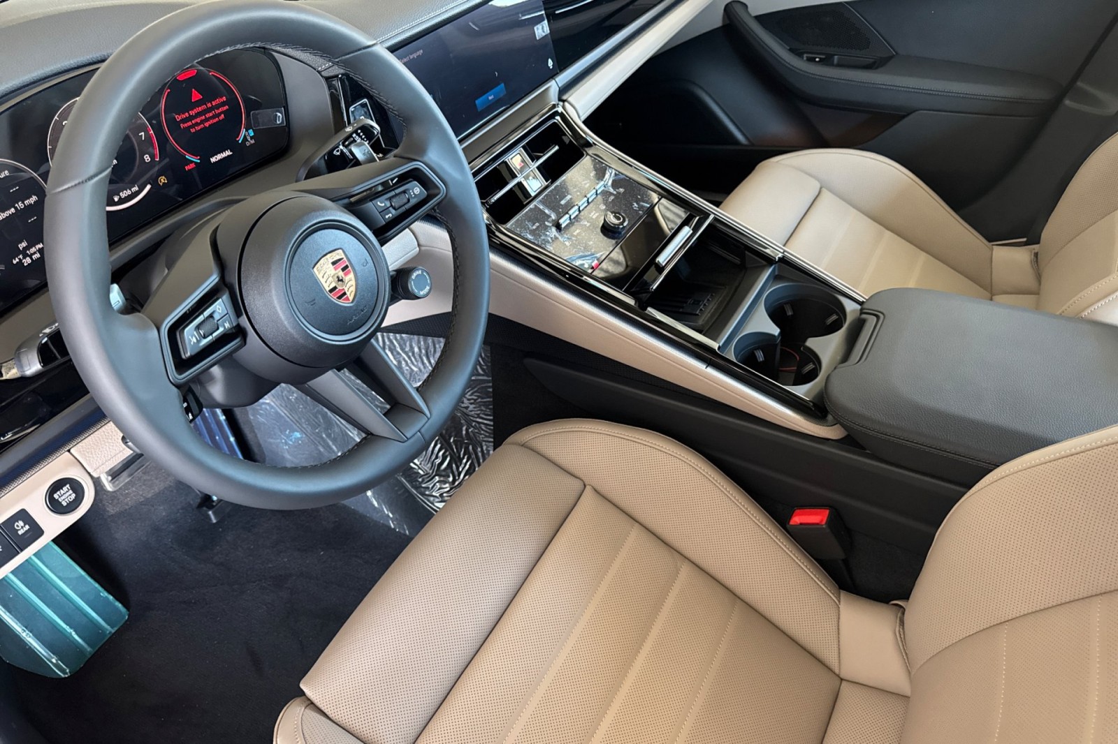 2025 Porsche Panamera 4 photo 5
