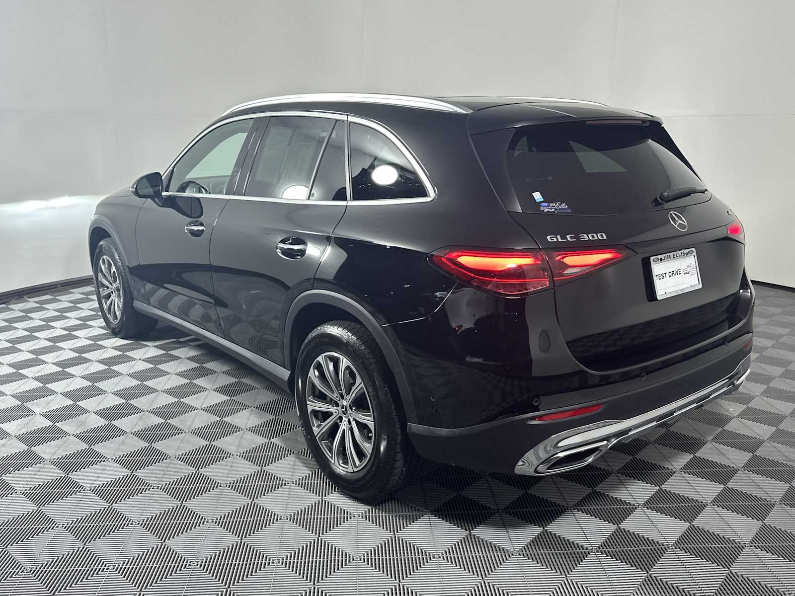 2024 Mercedes Benz GLC 300 photo 4