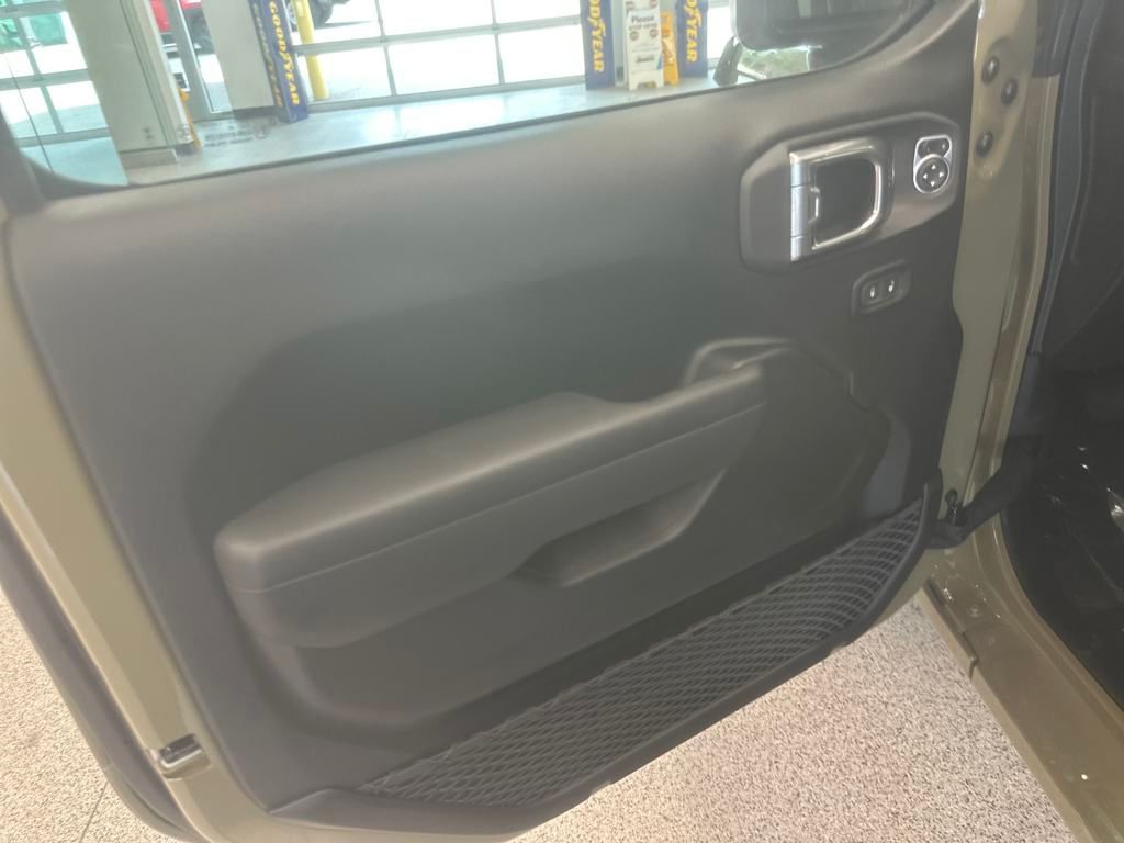 2025 Jeep Wrangler Sport S photo 16