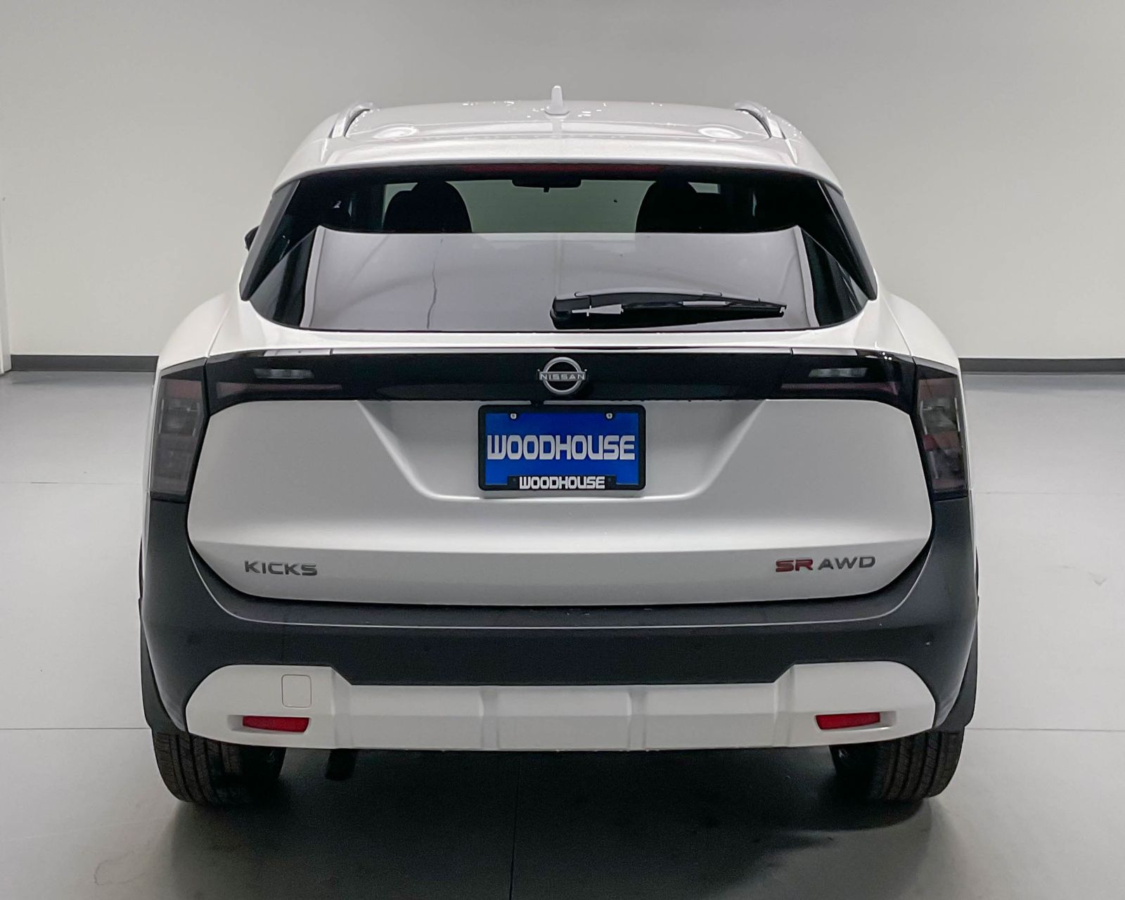 2025 Nissan Kicks SR photo 3