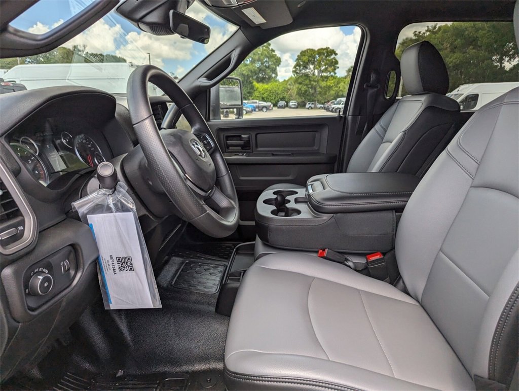 2025 Ram 3500 Tradesman photo 12