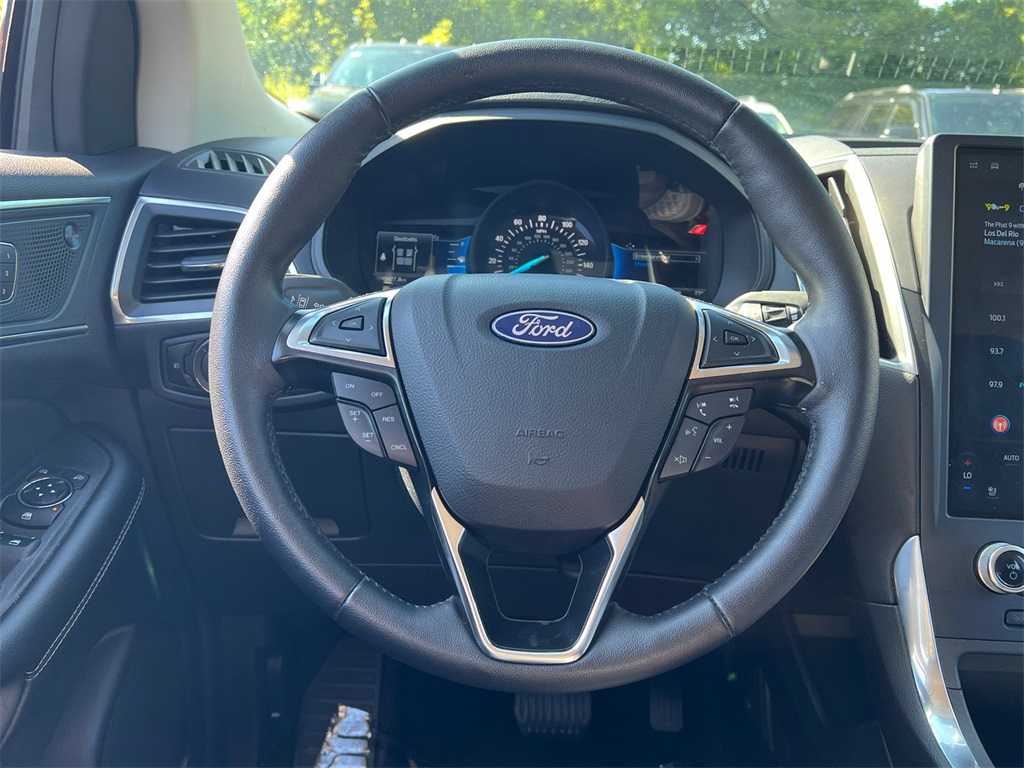 2024 Ford Edge Titanium photo 9
