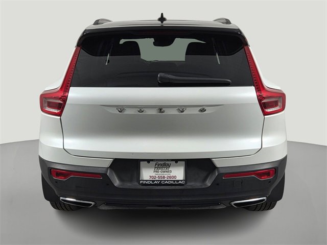 2019 Volvo XC40 R-Design photo 3