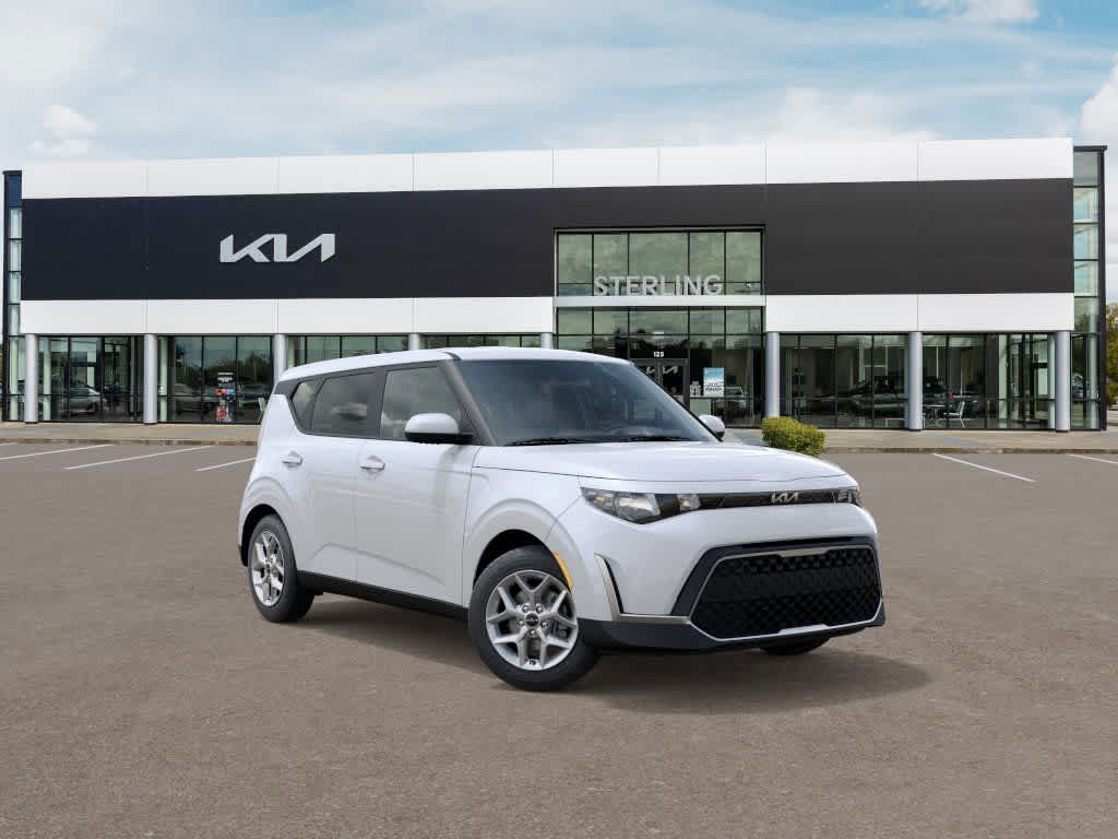 2025 Kia Soul LX's photo