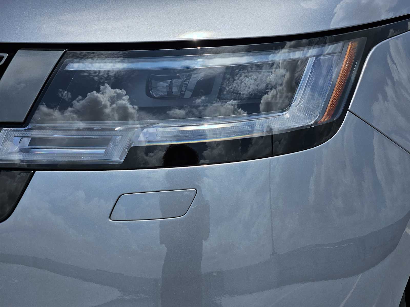 2025 Land Rover Range Rover SE photo 8