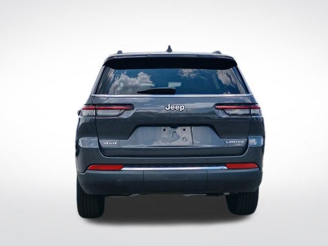 2025 Jeep Grand Cherokee Limited photo 3