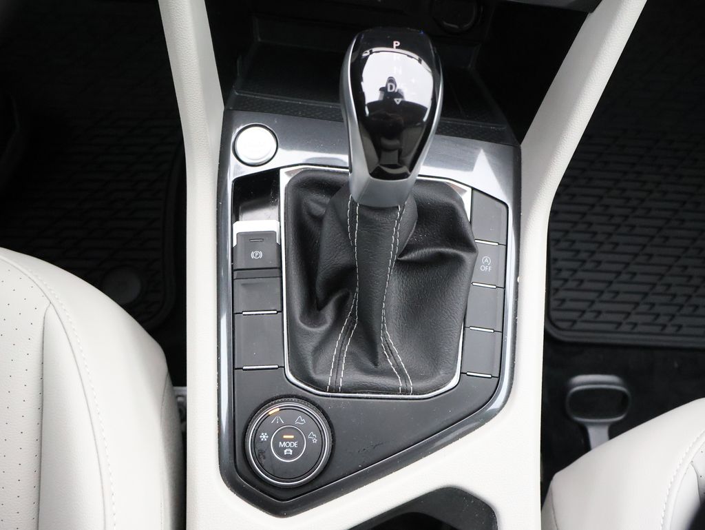 2024 Volkswagen Tiguan SE Wolfsburg Edition photo 23