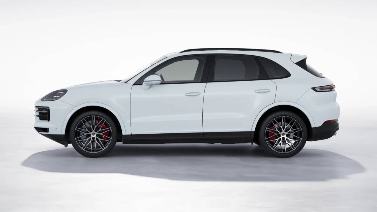 2026 Porsche Cayenne S photo 2