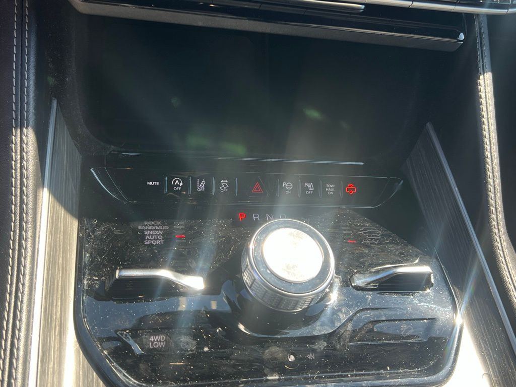 2023 Jeep Wagoneer Series III photo 15