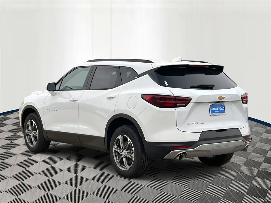 2026 Chevrolet Blazer 2LT photo 2