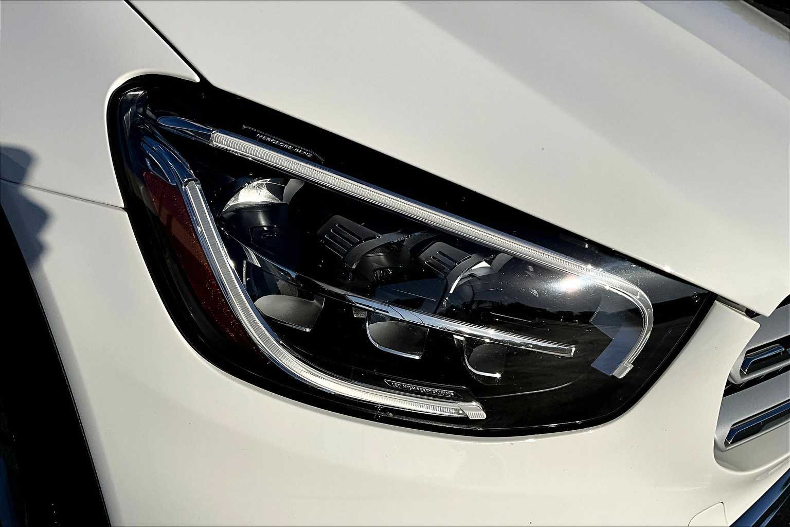 2022 Mercedes Benz GLC 300 photo 26