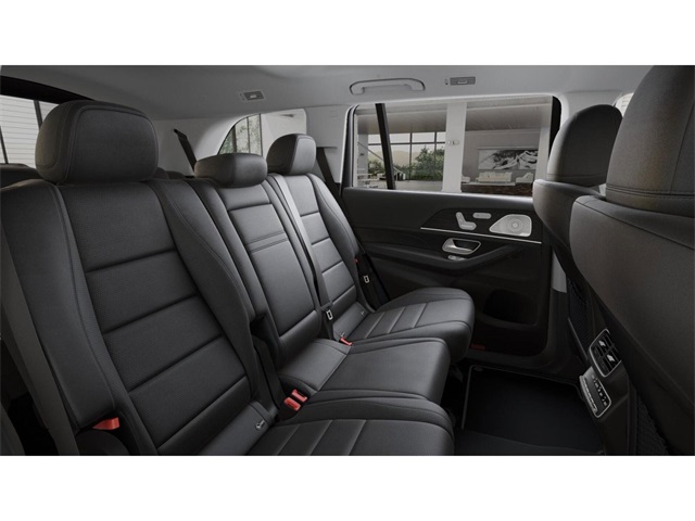 2026 Mercedes Benz GLS 450 4MATIC photo 5
