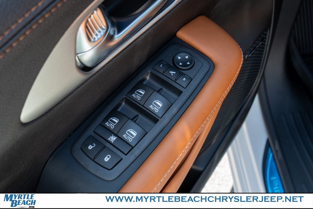 2026 Chrysler Pacifica Pinnacle photo 15