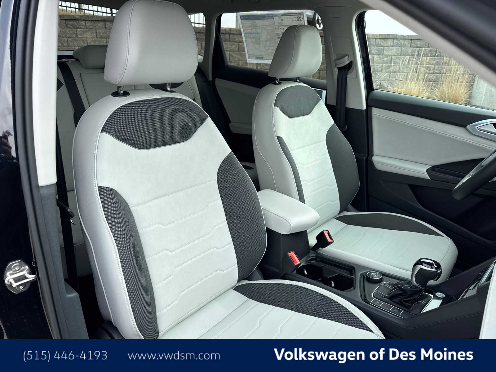 2025 Volkswagen Taos SE photo 14