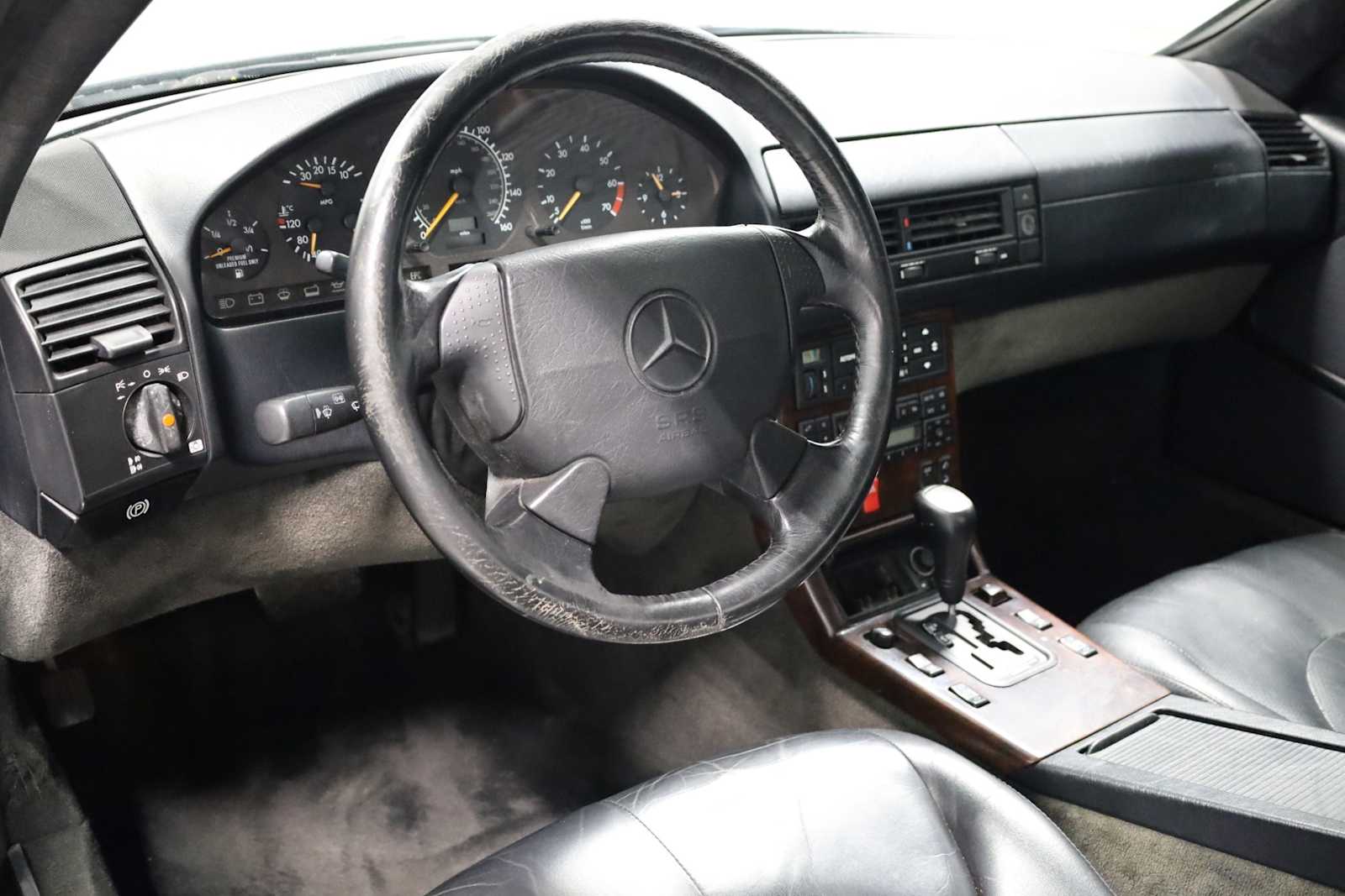 1996 Mercedes Benz SL photo 4