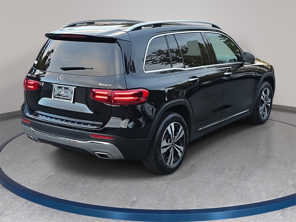 2025 Mercedes Benz GLB 250 4MATIC photo 4